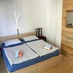 Loft-beach-apartments Ratko Appartement