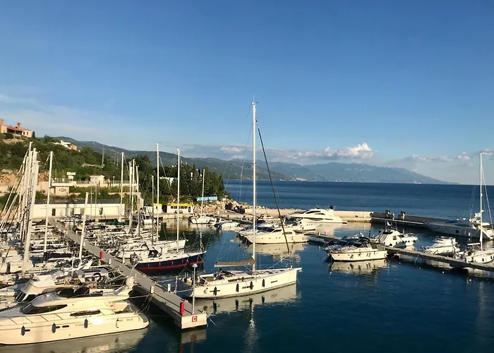Apartment Loft-beach-apartments Ratko Novi Vinodolski